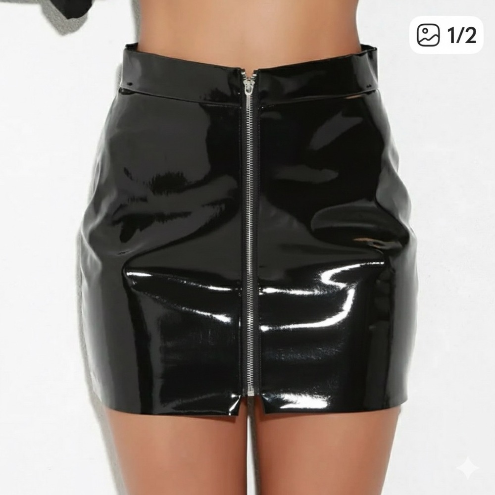 Black Zipped Classic Mini Skirt